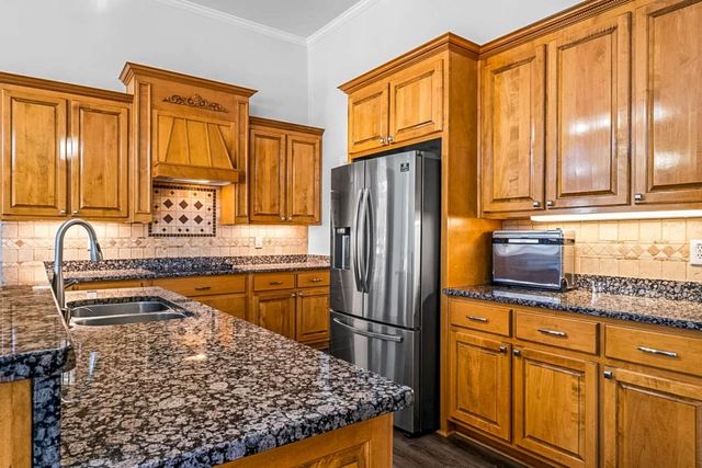 208 Suffolk Way, Mcdonough, GA 30252