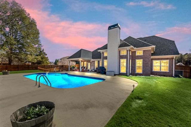 208 Suffolk Way, Mcdonough, GA 30252