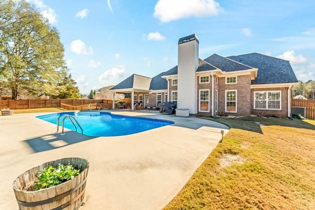 208 Suffolk Way, Mcdonough, GA 30252