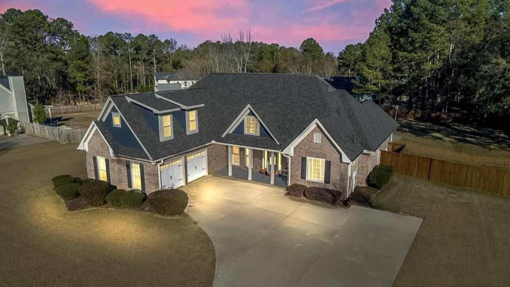 208 Suffolk Way, Mcdonough, GA 30252