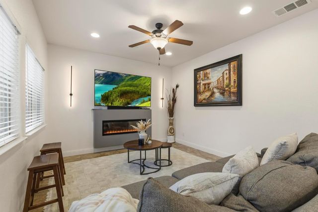 5615 Peach Tree Dr, Marysville, CA 95901