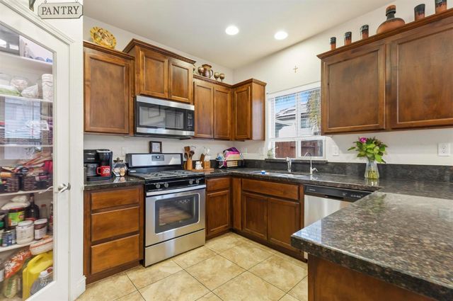 5615 Peach Tree Dr, Marysville, CA 95901