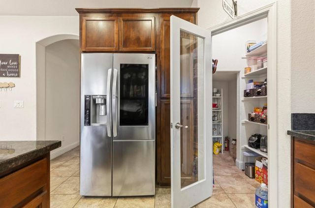 5615 Peach Tree Dr, Marysville, CA 95901