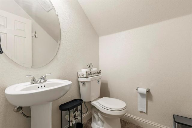 5615 Peach Tree Dr, Marysville, CA 95901