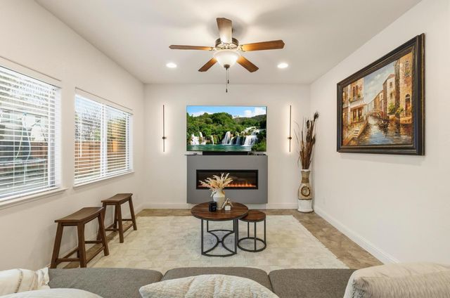 5615 Peach Tree Dr, Marysville, CA 95901