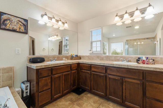 5615 Peach Tree Dr, Marysville, CA 95901