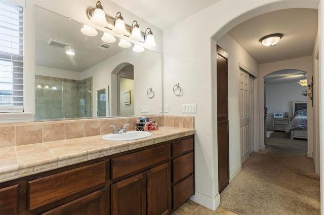 5615 Peach Tree Dr, Marysville, CA 95901