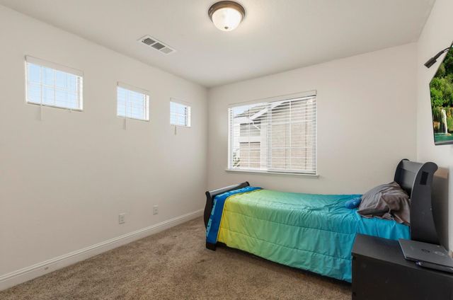 5615 Peach Tree Dr, Marysville, CA 95901