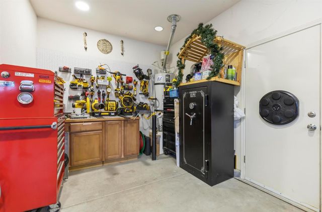 5615 Peach Tree Dr, Marysville, CA 95901