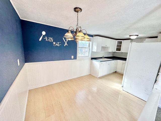 28 Maple Street, Chicopee, MA 01020
