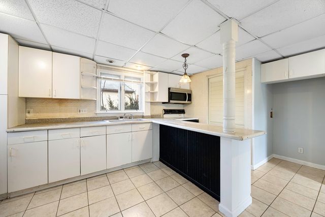 28 Maple Street, Chicopee, MA 01020