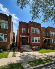 8119 S South Shore Drive G, Chicago, IL 60617