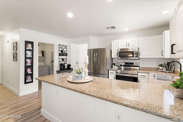 7544 W Spur Drive, Peoria, AZ 85383