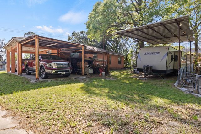 510 W 12th Street, Mt Pleasant, TX 75455