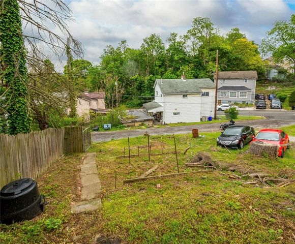 658 Dow Ave 33881, Carnegie, PA 15106