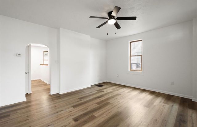 658 Dow Ave 33881, Carnegie, PA 15106