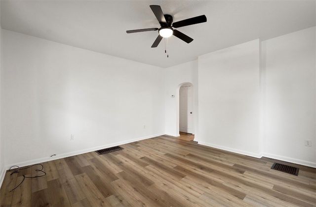 658 Dow Ave 33881, Carnegie, PA 15106