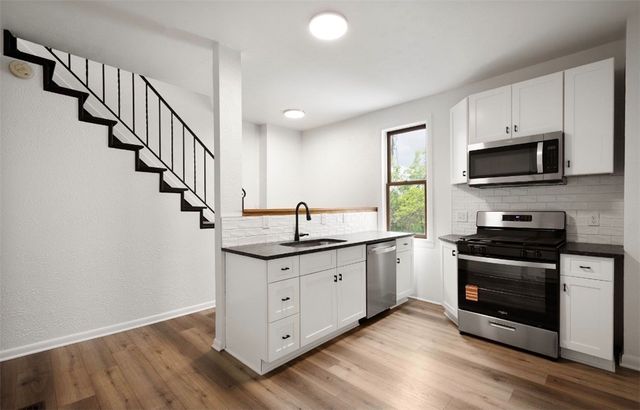 658 Dow Ave 33881, Carnegie, PA 15106