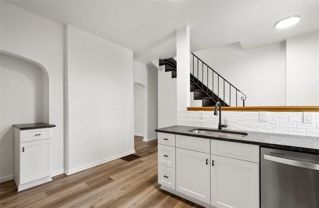 658 Dow Ave 33881, Carnegie, PA 15106