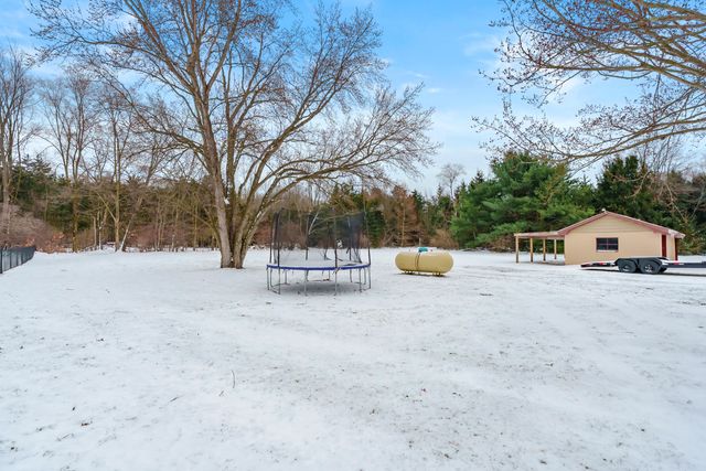 59445 S Lagrave Street, Paw Paw, MI 49079