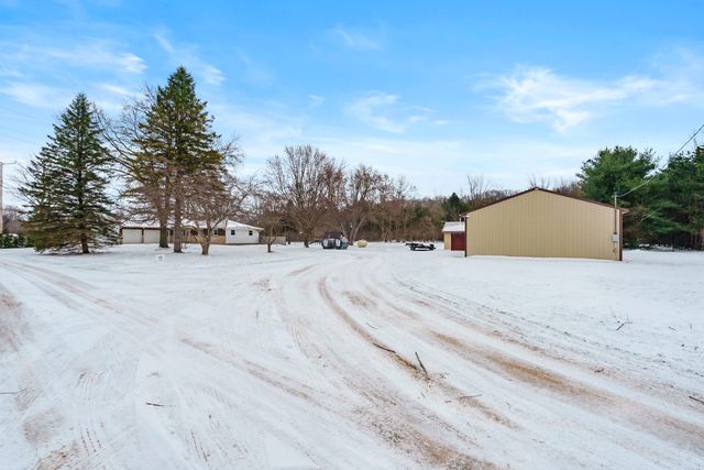 59445 S Lagrave Street, Paw Paw, MI 49079