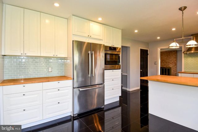 9309 REEF CT, Alexandria, VA 22309