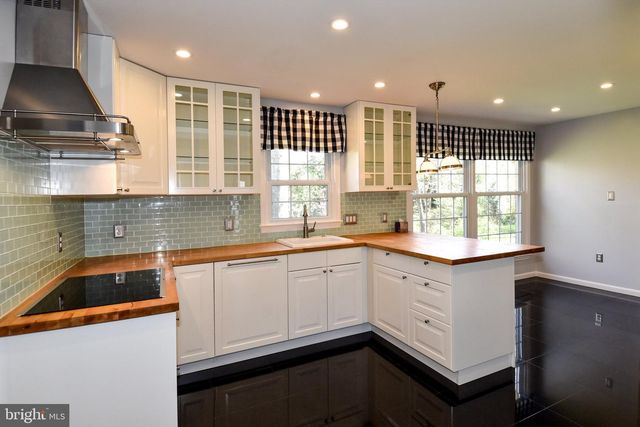 9309 REEF CT, Alexandria, VA 22309