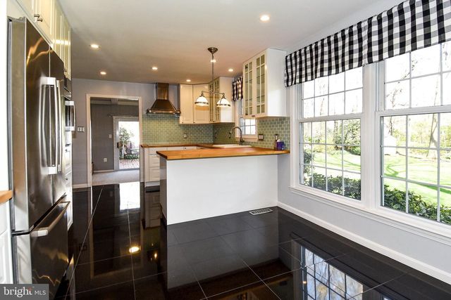 9309 REEF CT, Alexandria, VA 22309