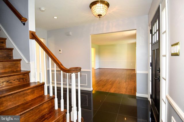 9309 REEF CT, Alexandria, VA 22309
