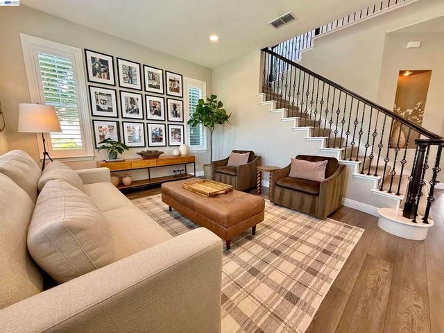 2942 San Minete Dr, Livermore, CA 94550