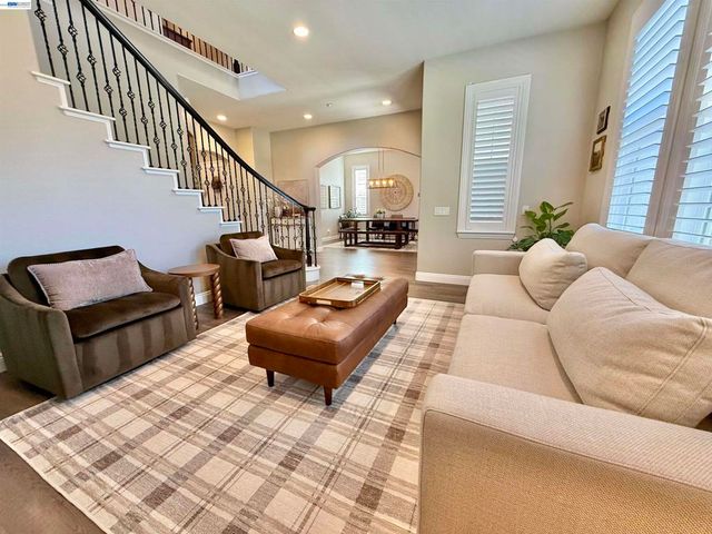 2942 San Minete Dr, Livermore, CA 94550
