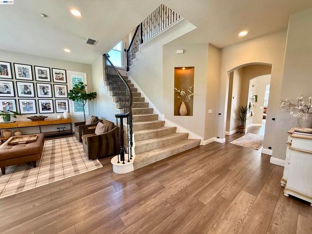 2942 San Minete Dr, Livermore, CA 94550