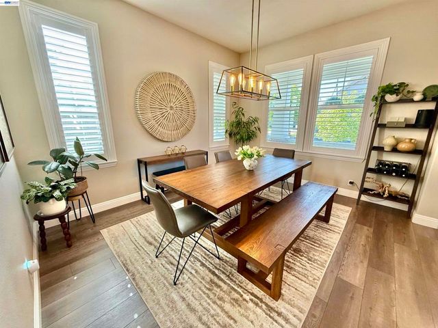 2942 San Minete Dr, Livermore, CA 94550