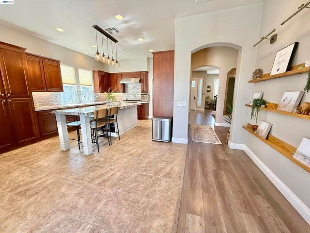 2942 San Minete Dr, Livermore, CA 94550