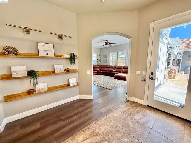 2942 San Minete Dr, Livermore, CA 94550