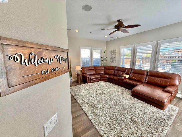 2942 San Minete Dr, Livermore, CA 94550