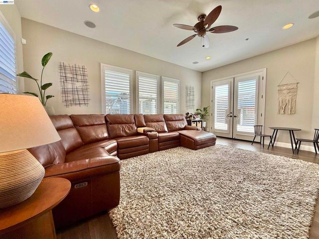 2942 San Minete Dr, Livermore, CA 94550