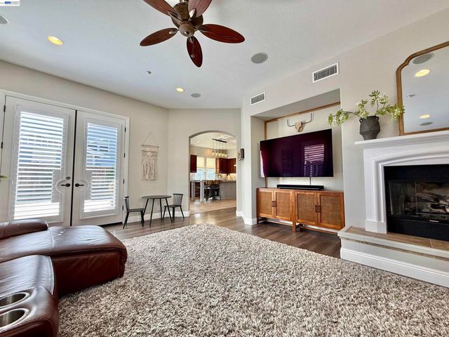 2942 San Minete Dr, Livermore, CA 94550