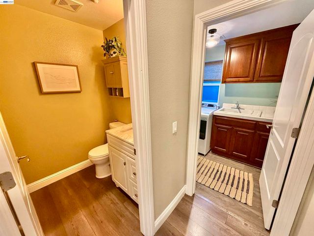 2942 San Minete Dr, Livermore, CA 94550