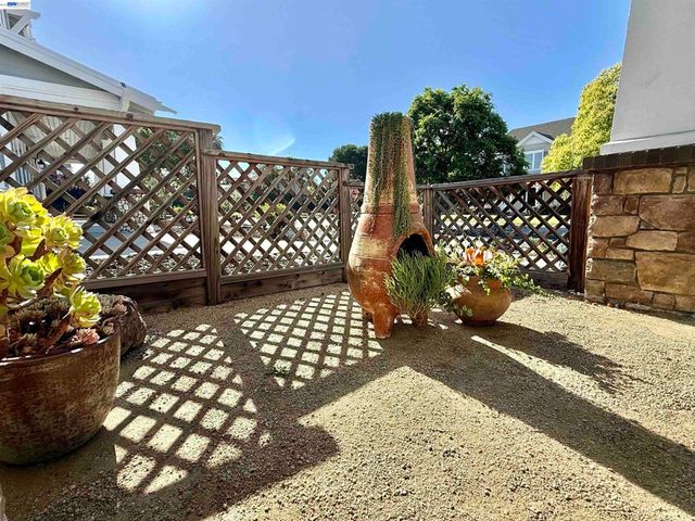 2942 San Minete Dr, Livermore, CA 94550
