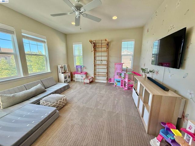 2942 San Minete Dr, Livermore, CA 94550