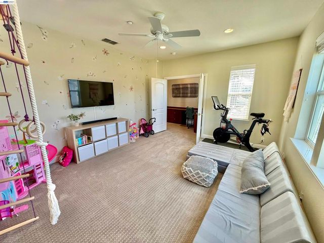 2942 San Minete Dr, Livermore, CA 94550