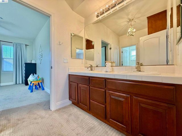 2942 San Minete Dr, Livermore, CA 94550