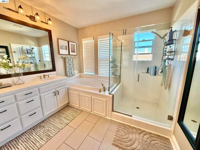2942 San Minete Dr, Livermore, CA 94550