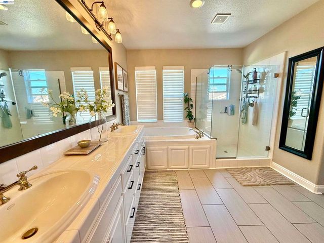 2942 San Minete Dr, Livermore, CA 94550