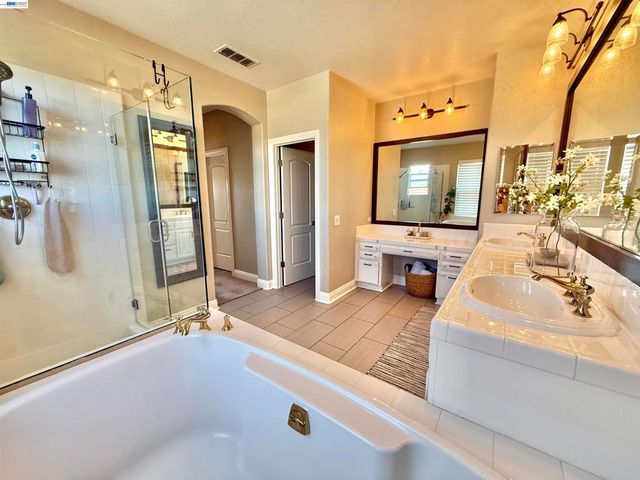 2942 San Minete Dr, Livermore, CA 94550