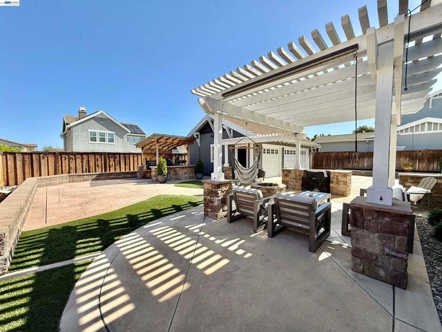 2942 San Minete Dr, Livermore, CA 94550