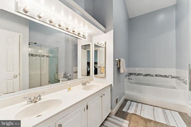 4026 NICHOLAS CT, Fairfax, VA 22033