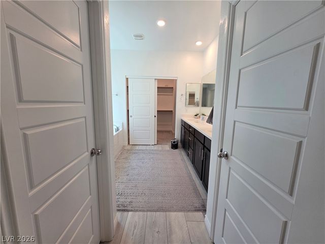 2990 Overlook Brook Street, Las Vegas, NV 89156