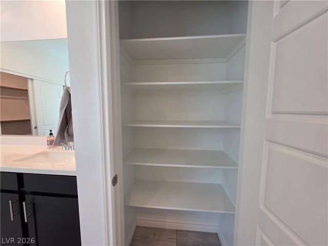 2990 Overlook Brook Street, Las Vegas, NV 89156